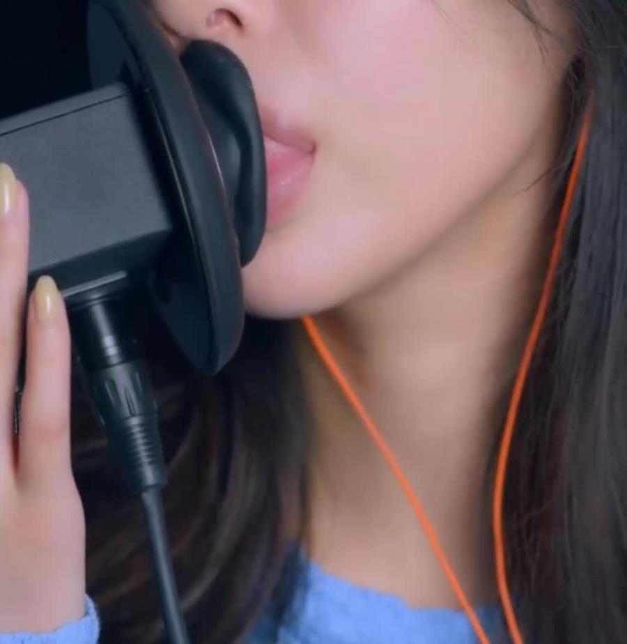 1008164113.jpg 小萌会员ASMR福利舔耳视频10-8