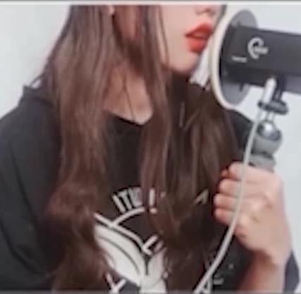 0925105701.jpg 网传 墨玦 早期露半脸视频