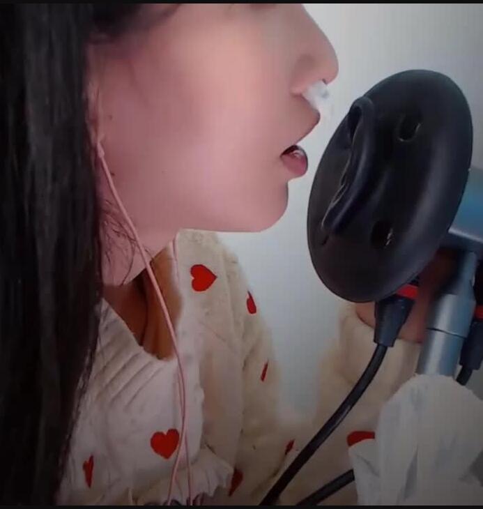 芝麻对辣ASMR侧颜舔耳 舌尖舔舐你的脸