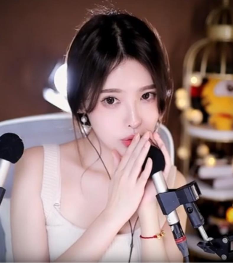 21125727.jpg ASMR【恩七不甜】摩擦手套捂耳朵